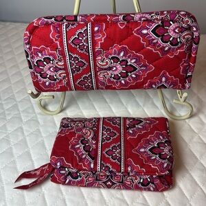VERA BRADLEY Compact Taxi
Wallet Frankly Scarlet Kisslock and Eyeglass Case